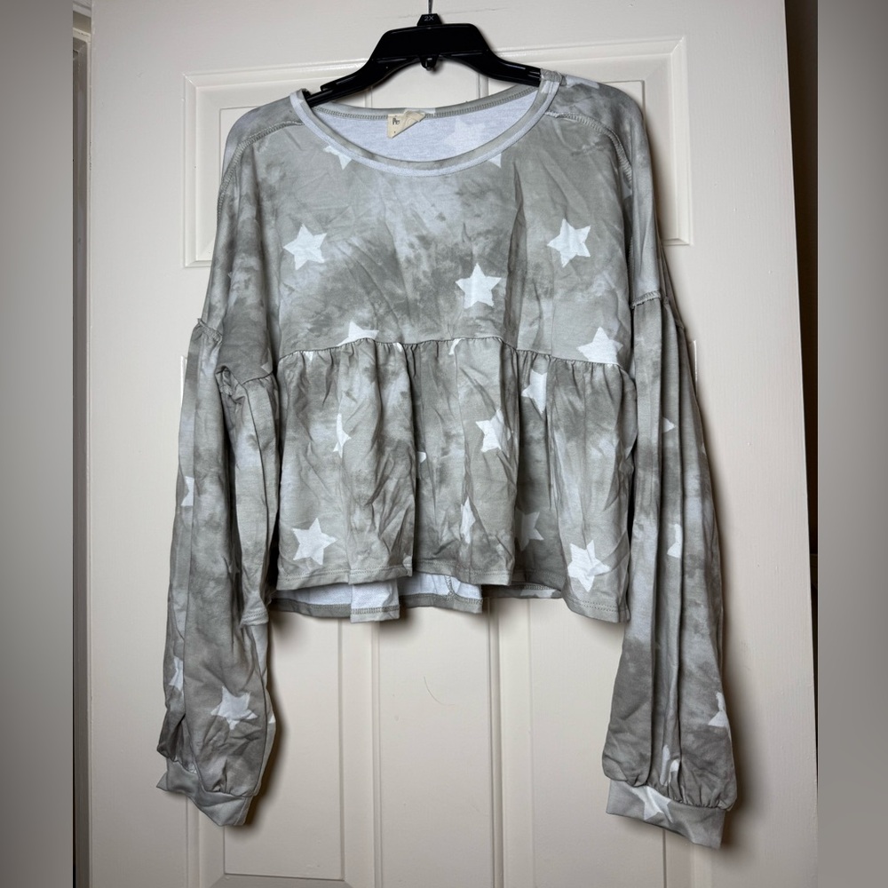 Peach Love California Women’s Star Print LS‎ Top